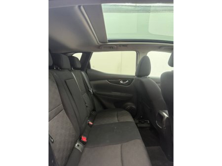 2017 Nissan Qashqai 1.5 DSL SV PREMIUM €14,950 thumbnail