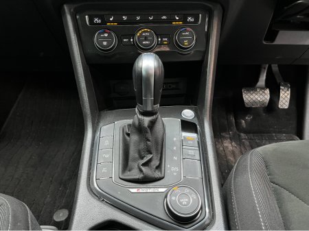 2018 Volkswagen Tiguan €24950! 2018 VOLKSWAGEN TIGUAN TDI 4 MOTION  2.0 AUTOMATIC / CRUISE CONTROL / REVERSE CAMERA / HEATED FRONT & REAR SEATS / PADDLE SHIFTERS €24,950 thumbnail