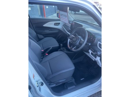 2025 Suzuki Swift 1.2 HYBRID MOTION 5DR ONLY 200KM €21,750 thumbnail