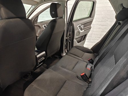 2016 Land Rover Discovery Sport - thumbnail 19