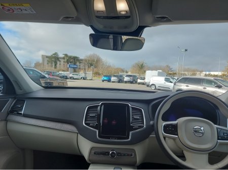 2023 Volvo XC90 T8 PHEV CORE AWD 5DR AUTO €67,950 thumbnail