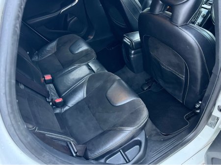 2013 Volvo V40 40 SERIES 2.0 D3 R-DESIGN NAV 150BHP 5DR thumbnail