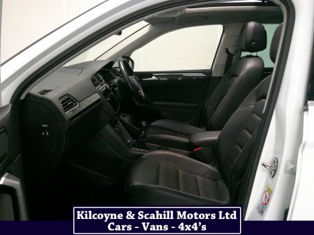 2020 Volkswagen Tiguan R-LINE 2.0 TDI MANUAL 6SPEED FWD 150HP 5DR thumbnail