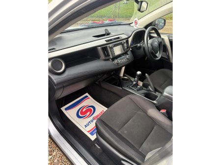 2014 Toyota Rav4 - thumbnail 9