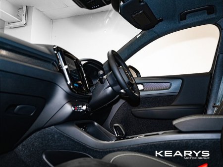 2022 Volvo XC40 - thumbnail 9