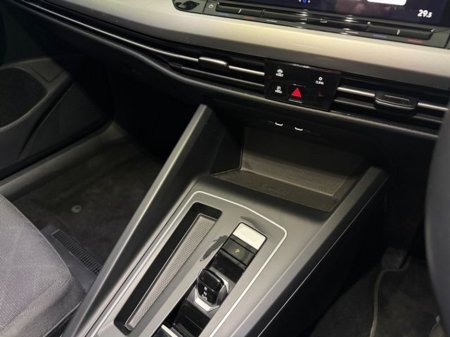 2023 Volkswagen Golf Life 1.0 TSI Mhev 110HP 5 €26,777 thumbnail