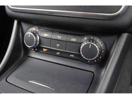 2016 Mercedes-Benz GLA Class GLA 180 *HALF LEATHER*REVERSE CAM*PARK SENSORS* €18,890 thumbnail