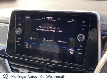 2023 Volkswagen T-Roc 2.0 TDI 116HP R-Line €32,450 thumbnail