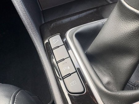 2024 Kia Sportage - thumbnail 3