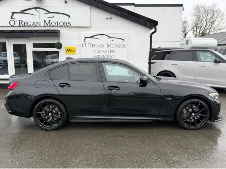 2022 BMW 3 Series - view 2