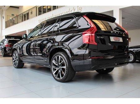 2022 Volvo XC90 RECHARGE T8 ULTIMATE DARK AWD €59,899 thumbnail