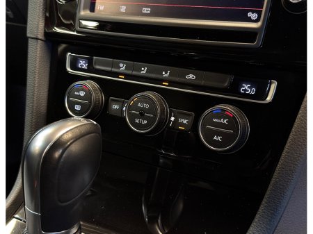 2015 Volkswagen Golf 1.4 TSI 5DR 150HP Highline €15,900 thumbnail