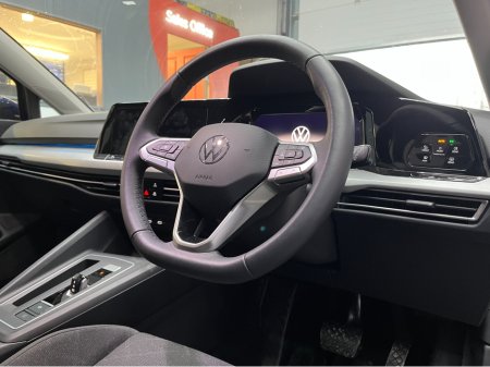 2024 Volkswagen Golf €32950! 2024 VOLKSWAGEN GOLF TDI ED ACTIVE ADVANCED PLATINUM 2.0 AUTOMATIC / CRUISE CONTROL / REVERSE CAMERA / HEATED SEATS / APPLE CARPLAY / AMBIENT LIGHTS / PADDLE SHIFTERS €32,950 thumbnail