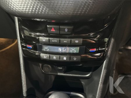 2020 Peugeot 2008 - thumbnail 22