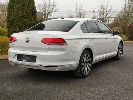 2018 Volkswagen Passat 2.0 TDI DSG 150HP Comfortline BE €16,950 thumbnail