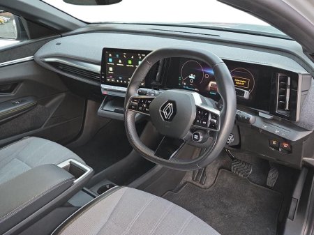 2023 Renault Megane E-Tech EV60 220hp Techno €25,950 thumbnail