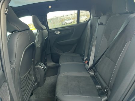 2025 Volvo EC40 MY26 SINGLE MOTOR EX-T RNG €51,950 thumbnail