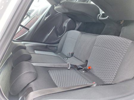 2017 Vauxhall Astra - thumbnail 6