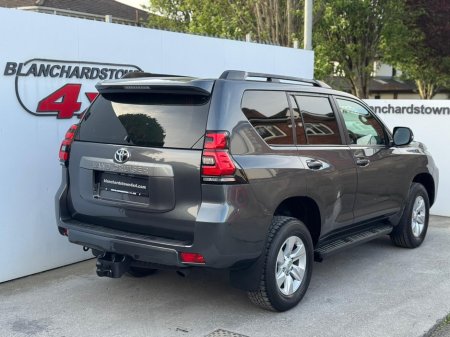 2019 Toyota Landcruiser - photo 4