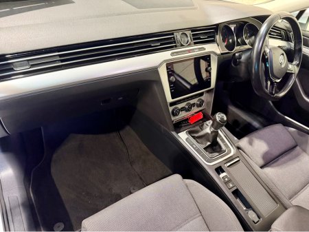 2019 Volkswagen Passat CL 2.0 TDI MANUAL 6SPEED FWD 150HP 4DR thumbnail