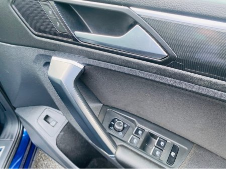 2018 Volkswagen Tiguan R-LINE  2.0 TDI 150HP D7F 5DR €25,995 thumbnail