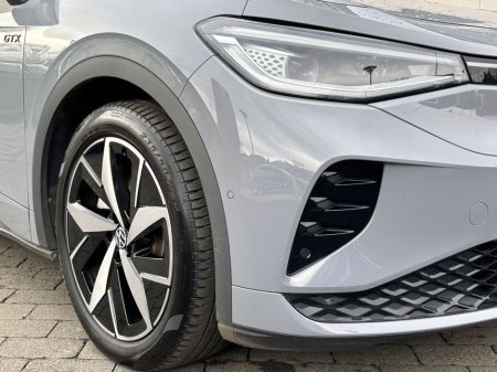 2025 Volkswagen ID.5 GTX thumbnail