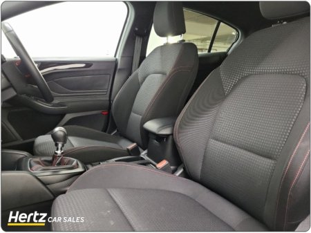 2023 Ford Focus - thumbnail 5