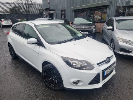 2014 Ford Focus - thumbnail 2