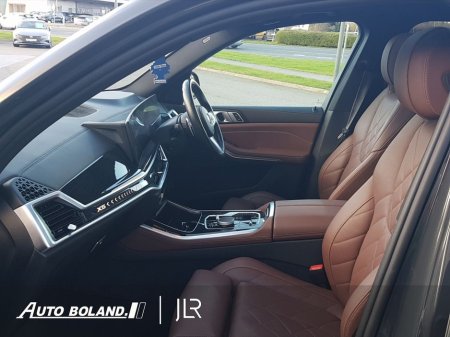 2023 BMW X5 50e PHEV 3.0 M Sport - Pan Roof, Heated Seats, Diamond Turned Alloy Wheels €72,995 thumbnail