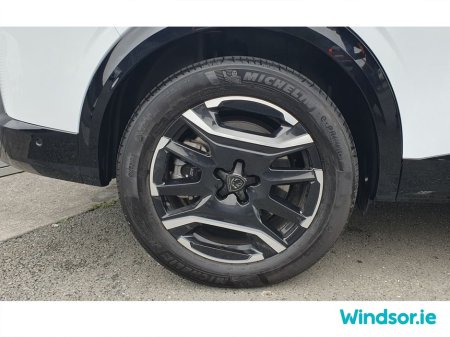 2025 Peugeot 5008 Electric GT 73kwh 210hp €50,995 thumbnail