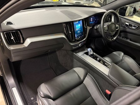 2025 Volvo XC60 - thumbnail 11