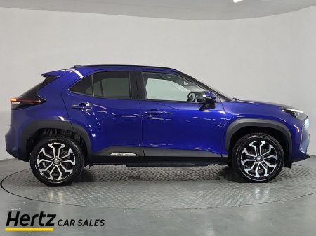2023 Toyota Yaris Cross - thumbnail 2