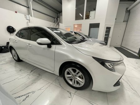 2020 Toyota Corolla 1.8 Hybrid Luna Sport Hatchback €18,995 thumbnail