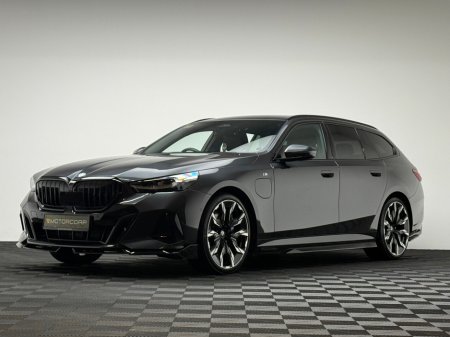 2025 BMW 5 Series - thumbnail 3