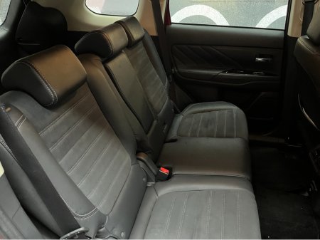 2018 Mitsubishi Outlander - thumbnail 13