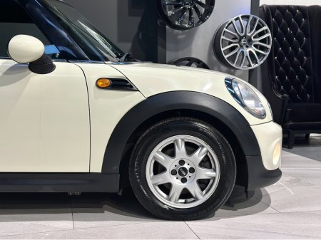 2013 MINI Clubman COOPER D CLUBMAN VAN 2.0 thumbnail