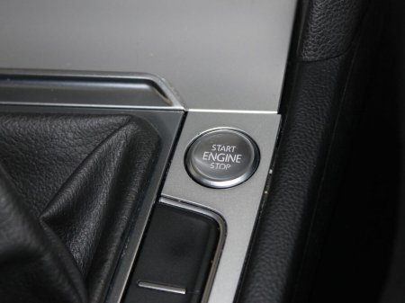 2019 Volkswagen Passat - thumbnail 21