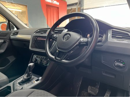 2018 Volkswagen Tiguan - thumbnail 11