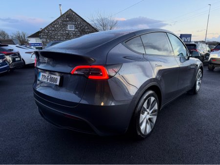 2023 Tesla Model Y - view 3
