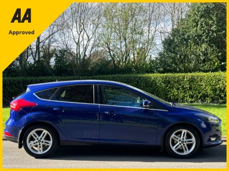 2017 Ford Focus - thumbnail 6