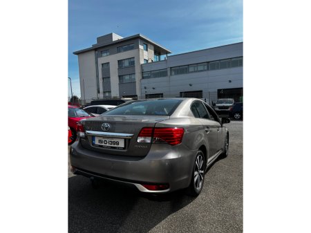 2015 Toyota Avensis - thumbnail 3