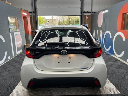 2022 Toyota Yaris - view 3