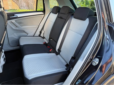 2017 Volkswagen Tiguan 2.0 D..PAN ROOF..FULL SERVICE HISTORY thumbnail