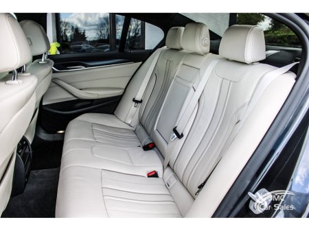 2021 BMW 5 Series - thumbnail 32