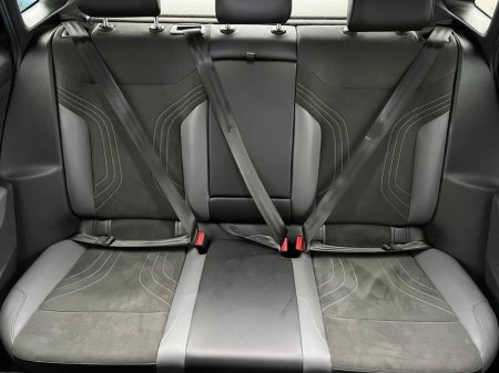 2023 Volkswagen ID.5 PRO LIFE 77KWH // HEATED SEATS // REVERSE CAMERA // DUAL ZONE CLIMATE CONTROL €24,950 thumbnail