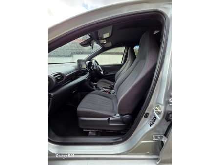 2021 Toyota Yaris - thumbnail 16