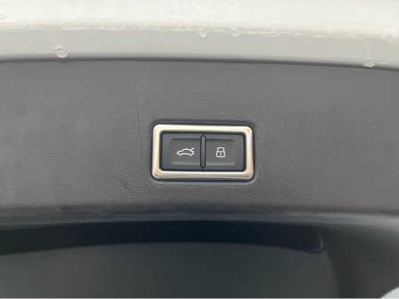 2023 Audi Q4 e-tron €35950 2023 AUDI Q4 E-TRON SPORTBACK 40 SLINE ELECTRIC AUTOMATIC / CRUISE CONTROL / 360° PARKING CAMERA / ELECTRIC MEMORY HEATED REAR & FRONT SEATS / PADDLE SHIFTERS / APPLE CARPLAY / AMBIENT LIGHTS €35,950 thumbnail