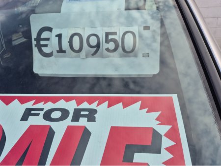 2015 Toyota Rav4 - thumbnail 3