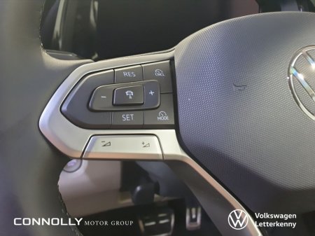 2026 Volkswagen Multivan Multivan Style LOH Long Overhang 245 HP eHybrid 6-Speed DSG 4MOTION €73,950 thumbnail