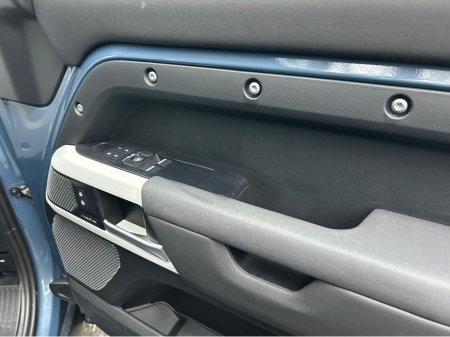 2023 Land Rover Defender 3.0D 110 SE 3 Seat Commercial €50,365 thumbnail